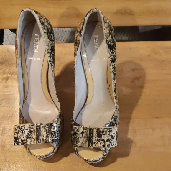 Authenticated Fendi stilettos size 37 customized